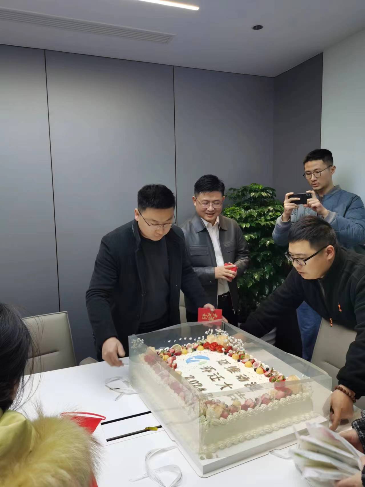 上海邁維動(dòng)漫科技有限公司喜迎新年喬遷之喜：立足新起點(diǎn)，開啟新征程！(圖5)